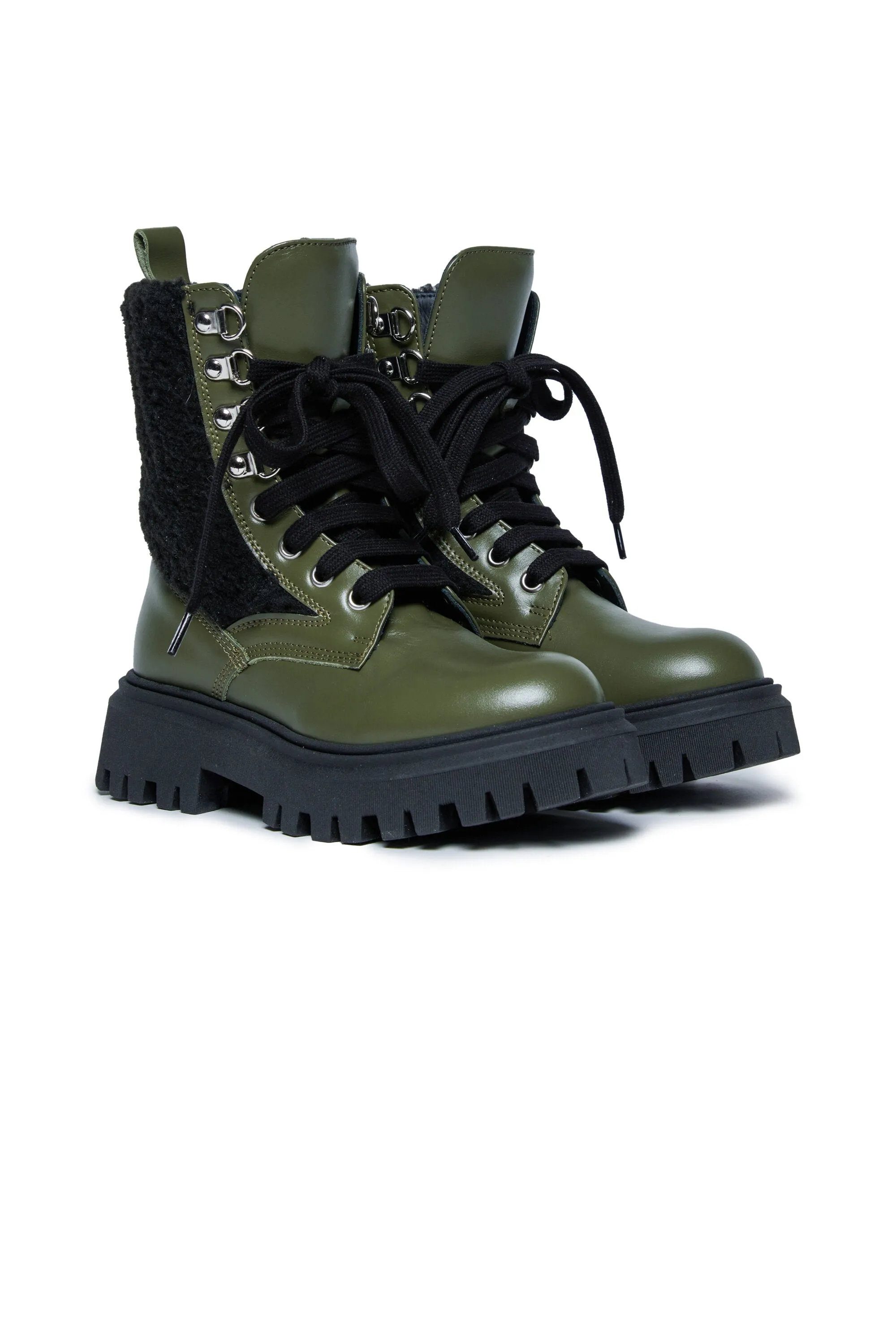 Boots with teddy inserts