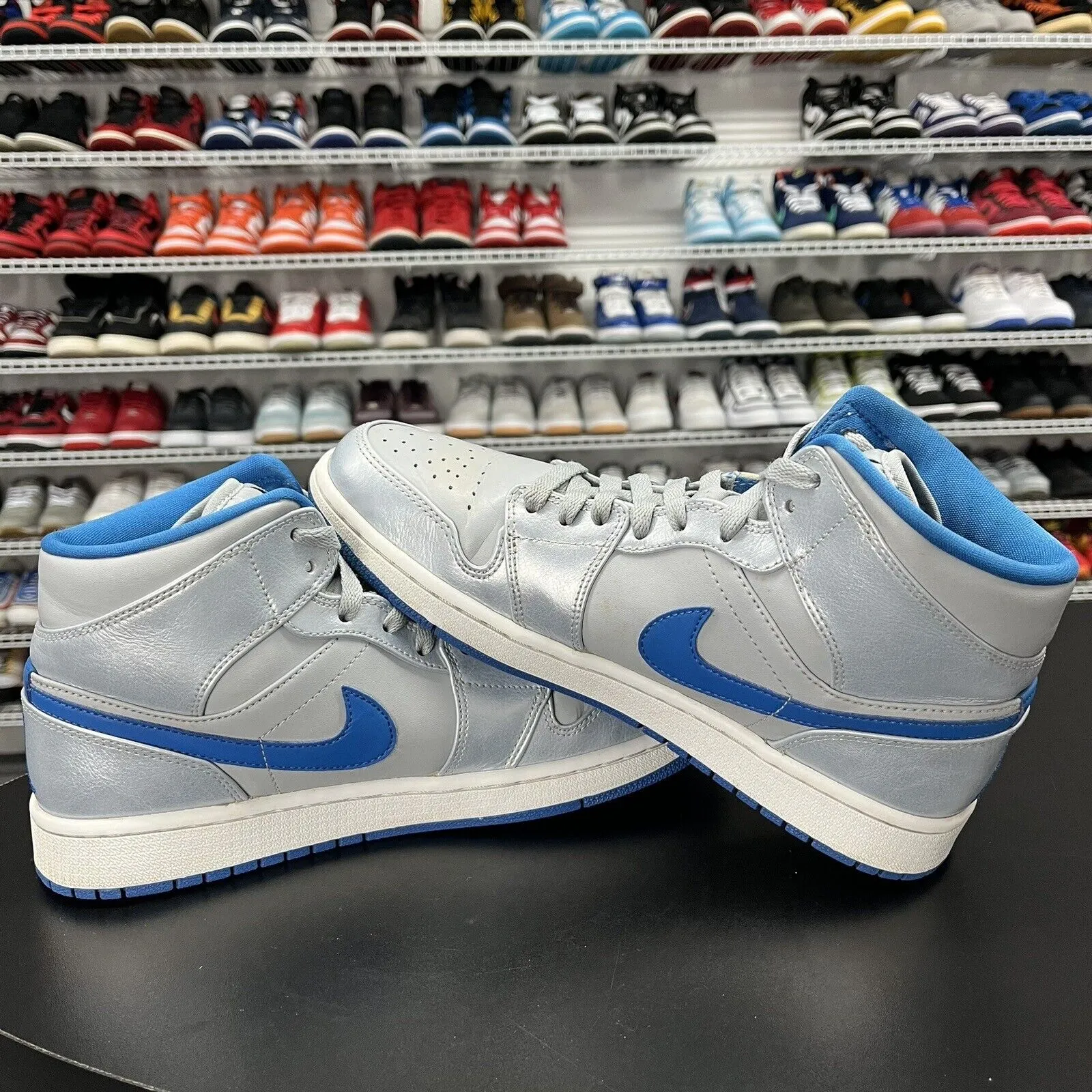 Nike Air Jordan 1 Mid Shoe Wolf Grey Sport Blue 554724-025 Men's Size 9