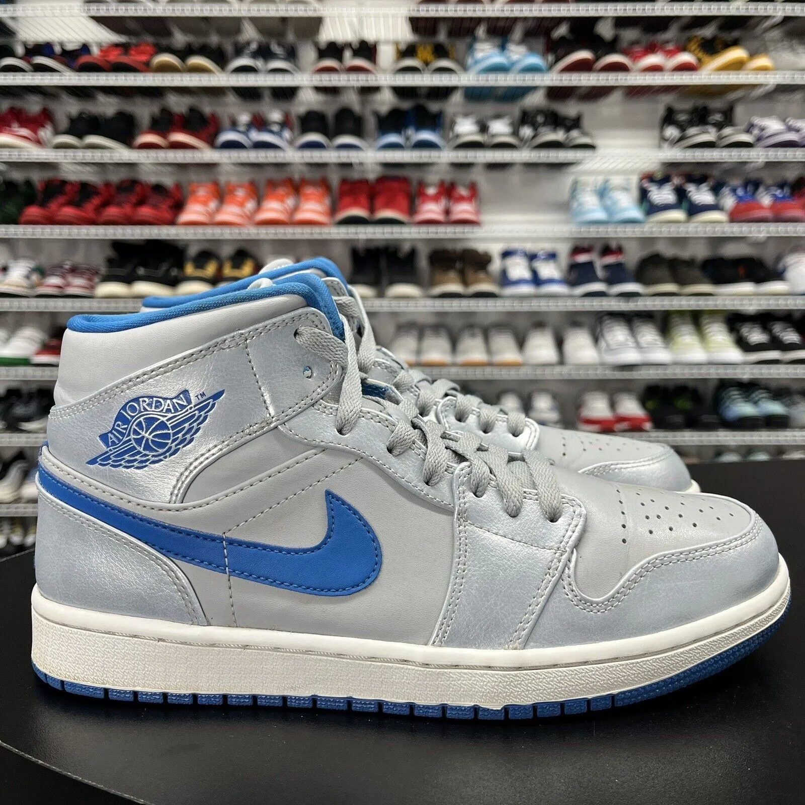 Nike Air Jordan 1 Mid Shoe Wolf Grey Sport Blue 554724-025 Men's Size 9